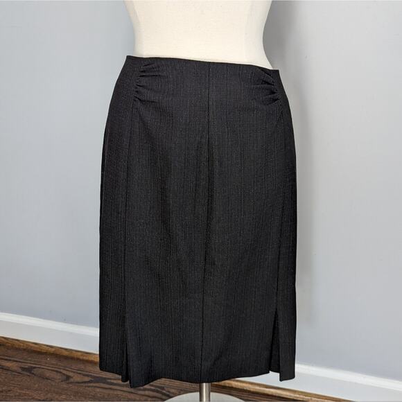 Women's Classiques Entier Black Ruffled Skirt Size 10 Business Professional - Picture 1 of 8
